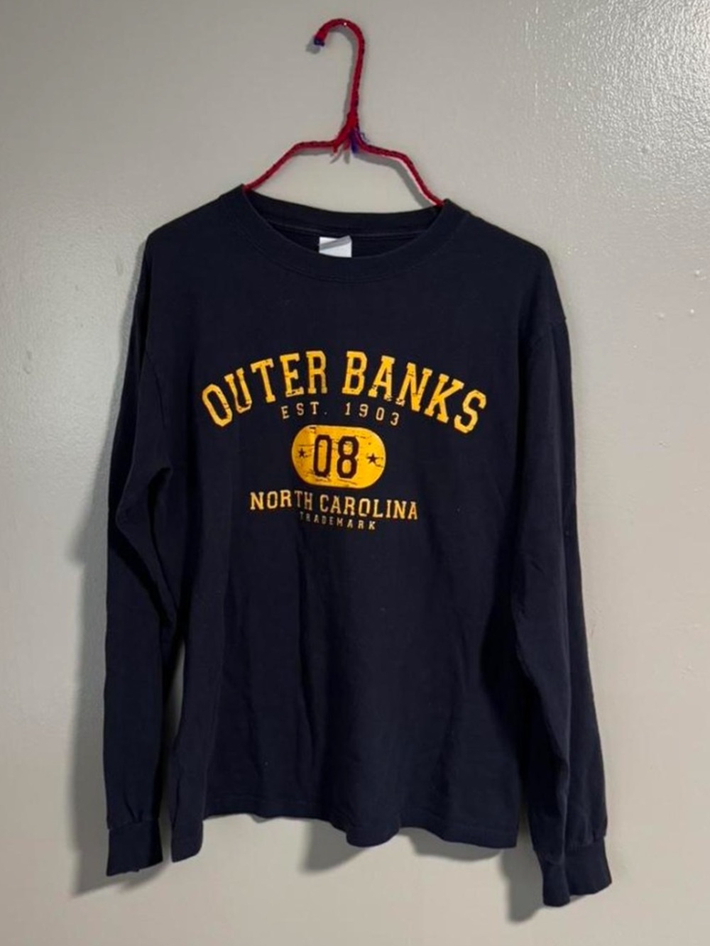 Outer Banks North Carolina navy blue & yellow long sleeve t shirt men’s medium
